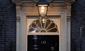 英国首相办公室:评估结果显示英国已“破产”和“支离破碎”